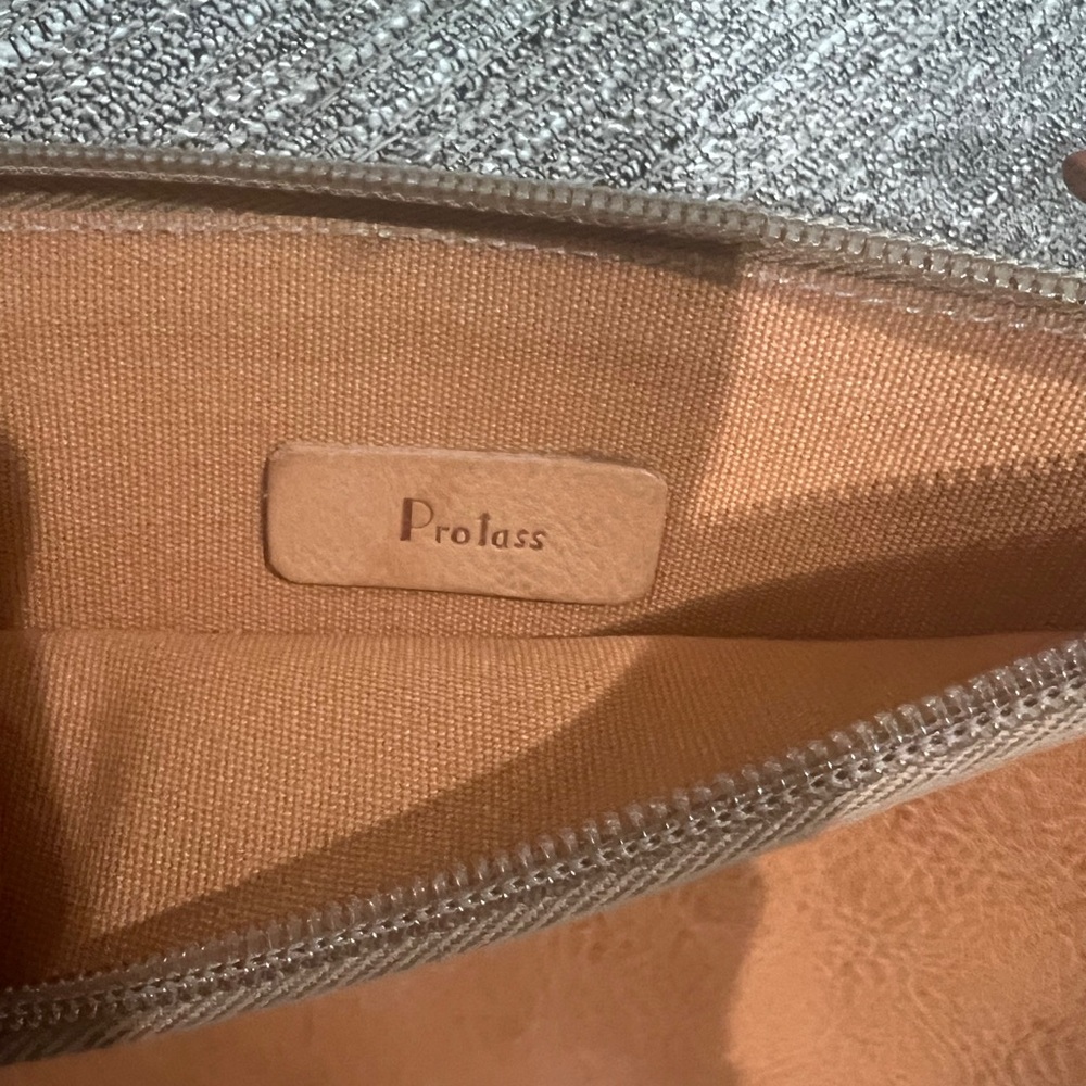 Il Bisonte Vachetta Zippered Clutch - Picture 5 of 7